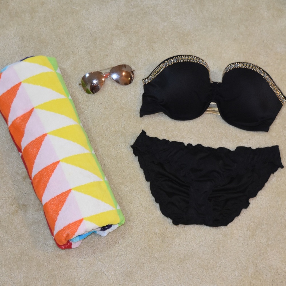 Victoria's Secret Bathing Suit BOTTOMS size M